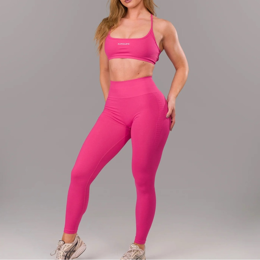 Alphalete Set! Contour leggings and bra set
